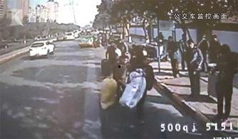 最新爆料司机视频大全,行车瞬间,惊心动魄一幕幕 第2张 最新爆料司机视频大全,行车瞬间,惊心动魄一幕幕 第2张